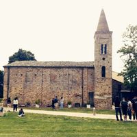 Fig. 12. Parish church of S. Apollinare in Longana (Ravenna). Students during the field work.